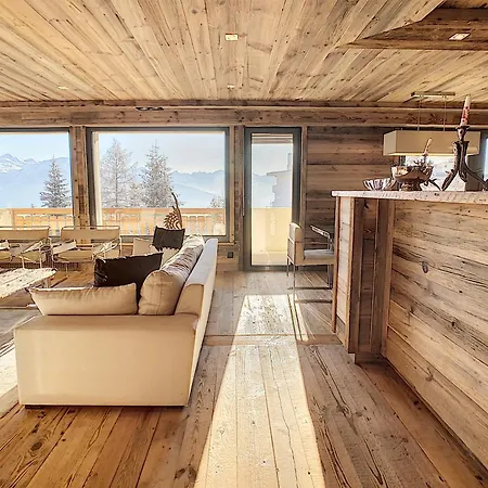 Luxe & Charme - In & Out Crans-Montana